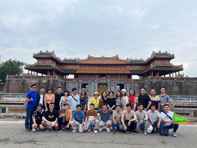 Tour Hội An - Huế 1 ngày (thường tham quan Đại Nội, Chùa Thiên Mụ, hoặc Lăng tẩm)