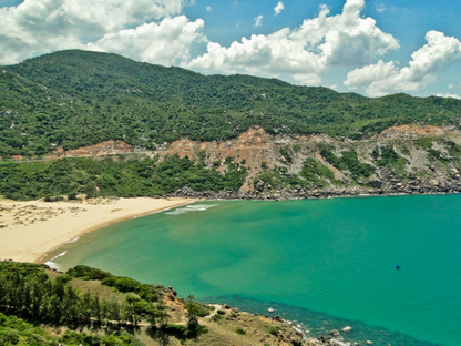 Tour Bãi Xép - Hòn Yến - Gành Đá Đĩa 1 Ngày