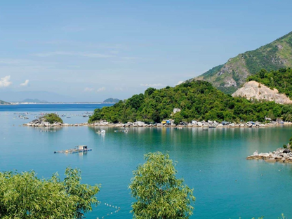 Tour Thác Vực Hòm - Đập Đồng Cam 1 Ngày