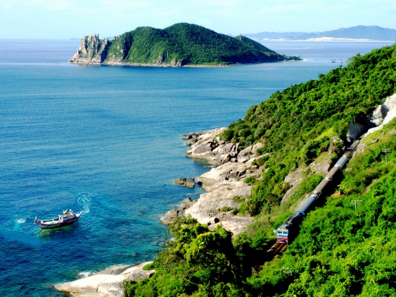Tour Thác Vực Hòm - Đập Đồng Cam 1 Ngày
