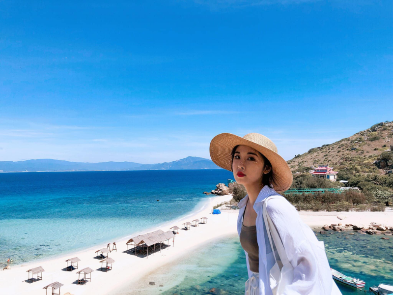 Tour Hòn Nội - Đảo Yến 1 Ngày Từ Nha Trang
