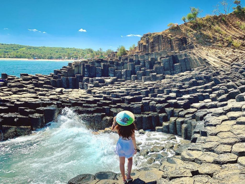 Tour Bãi Xép - Hòn Yến - Gành Đá Đĩa 1 Ngày